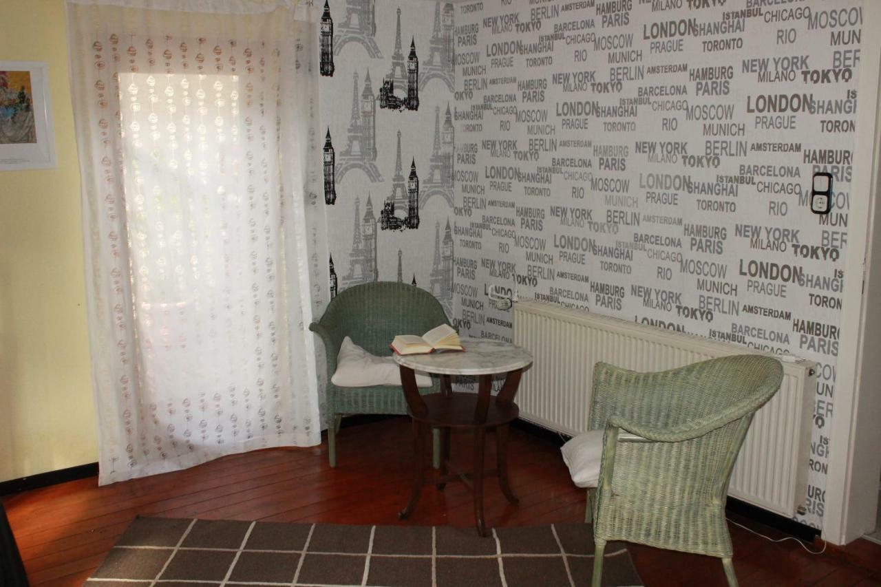 Schraeges Haus Villa ทรัยส์-คาร์เดิน ภายนอก รูปภาพ